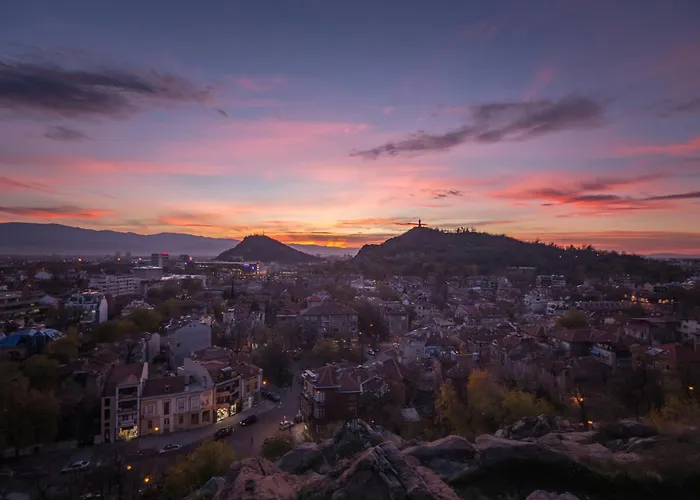 Serene Luxe Oasis Retreat On The Outskirts By Flat Mаnager