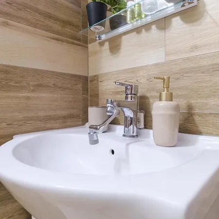 Serene Luxe Oasis Retreat On The Outskirts By Flat Mаnager Appartement