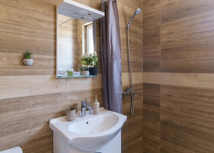 Serene Luxe Oasis Retreat On The Outskirts By Flat Mаnager Plowdiw